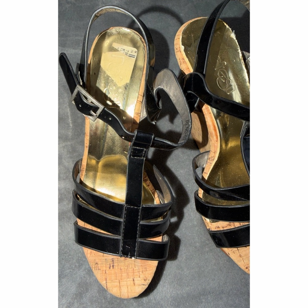 🖤 Strappy Wedges - Picture 2 of 5